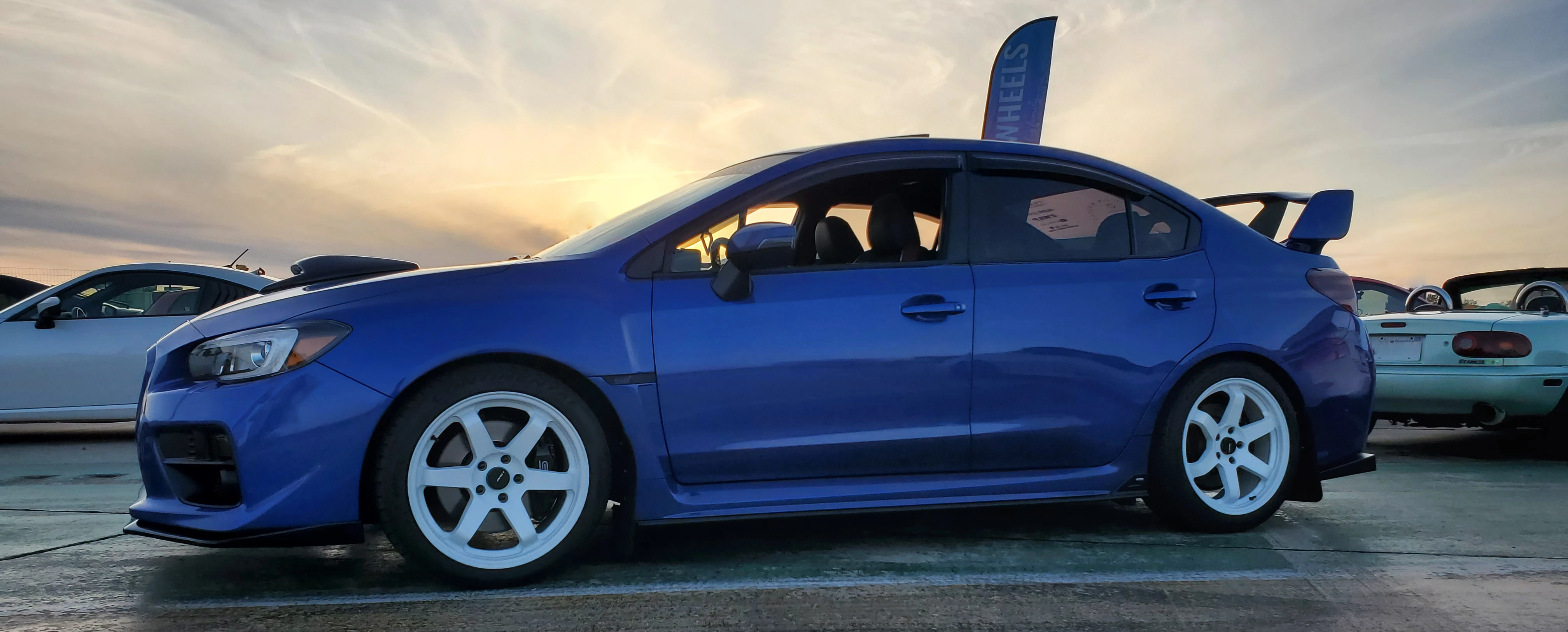 STI au coucher de soleil à Icar.